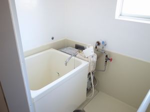 明るいバスルーム