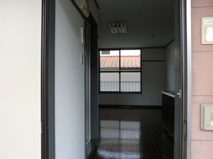 玄関から