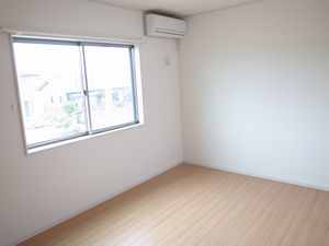 2階洋室6.7帖(エアコン付き)
