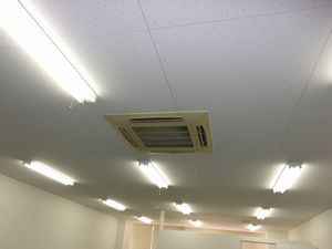 天井 エアコン付き